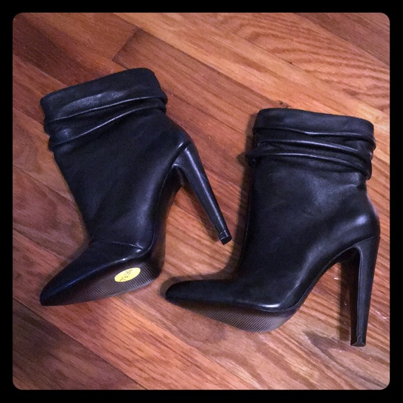 Steve Madden Shoes - NWOT New Steve Madden Calysta Boots Sz 5.5